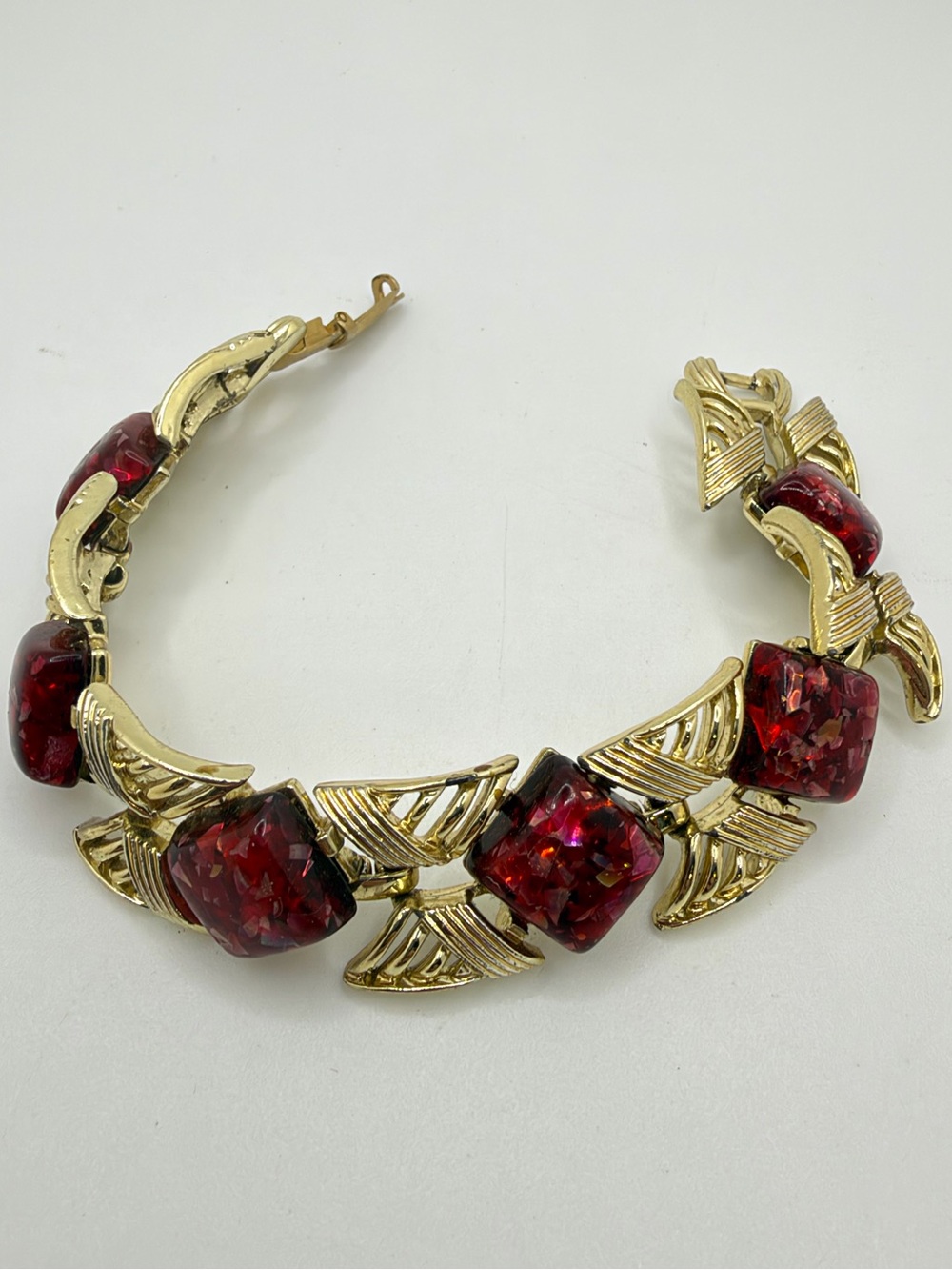 ~6.75" VTG 1960s CORO Stamped Red Confetti Lucite Bracelet in Gold tone Metal!